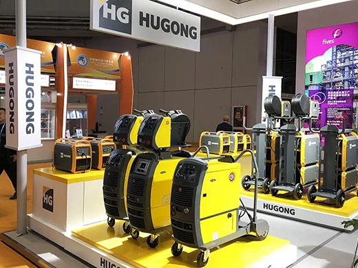 进博会首日太阳城网址意大利CEA展位展品太阳城网址CEA数字化焊机